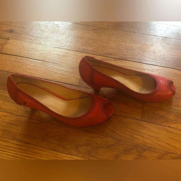 Frye Red Ada Pump - 6.5 - Picture 5 of 11